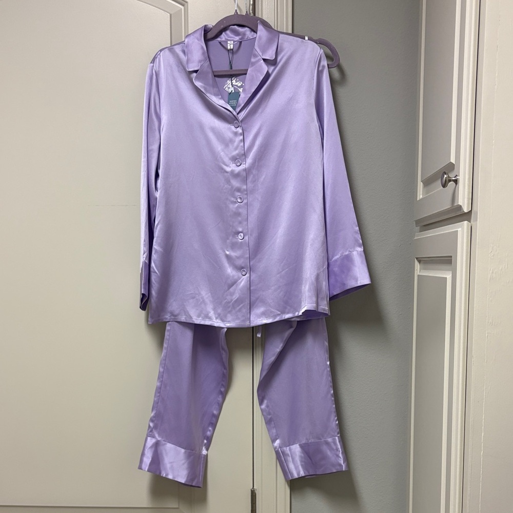 NWT 100% Silk Lavender Women's long sleeve Pajama Set Size Medium (8-10) - Picture 3 of 7